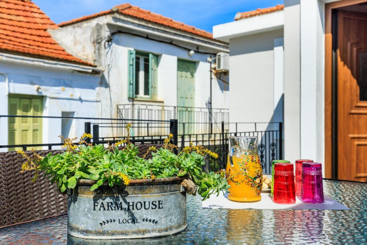 Petradi Town Apartment Skopelos Town Exterior photo